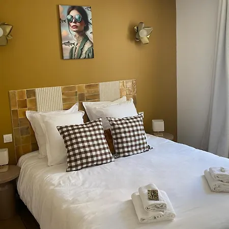 Hébergement de vacances Maison De Charme 9 Pers Piscine Intérieure Et Vue